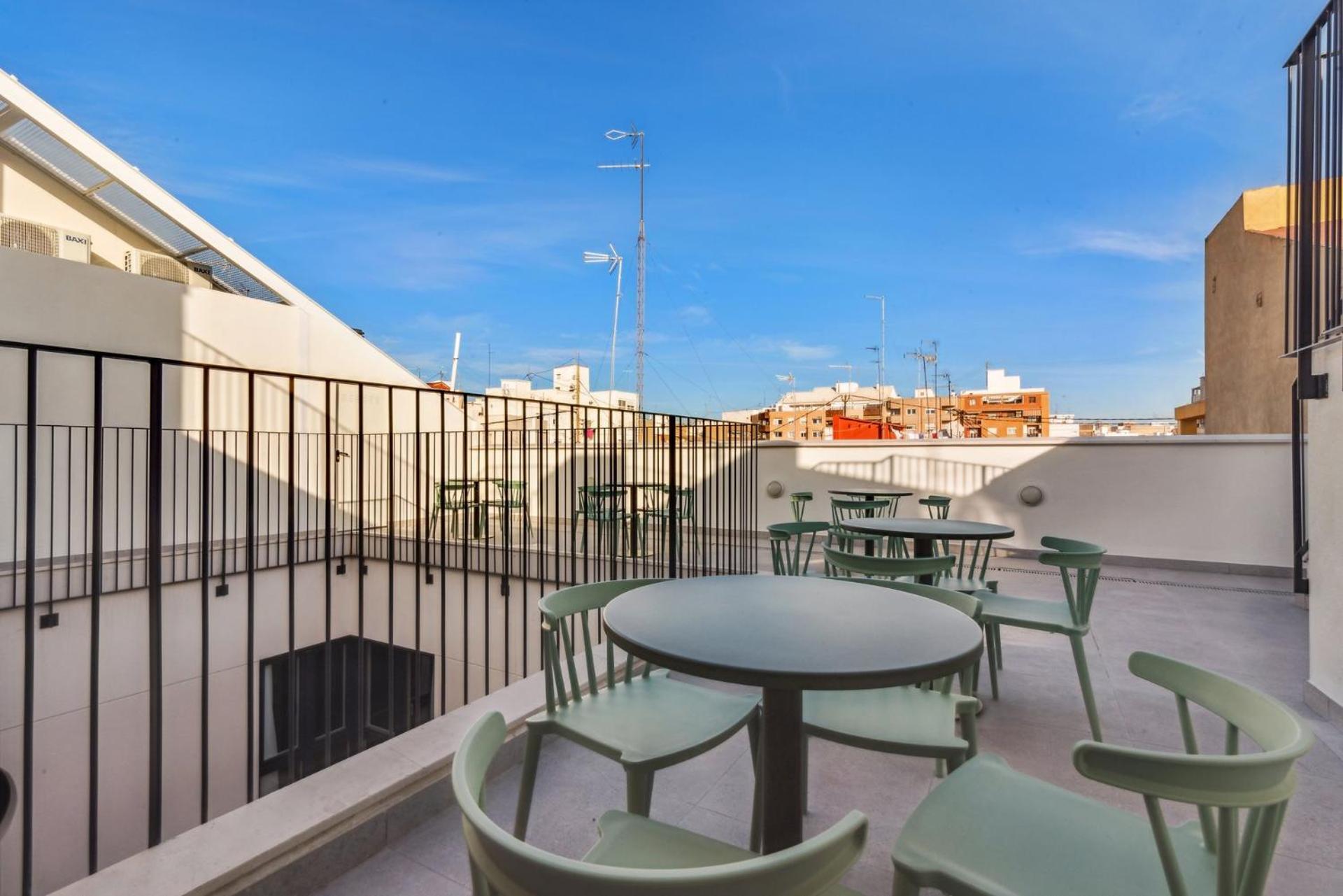Limehome Valencia Carrer Del Pare Palau I Quer Valência Exterior foto