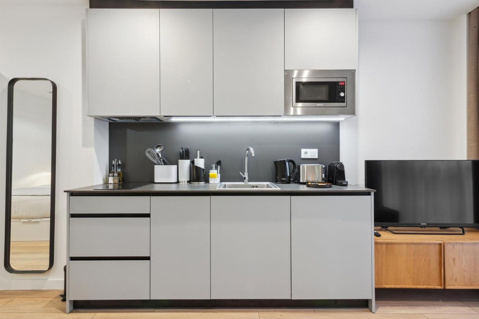 Limehome Valencia Carrer Del Pare Palau I Quer Valência Exterior foto