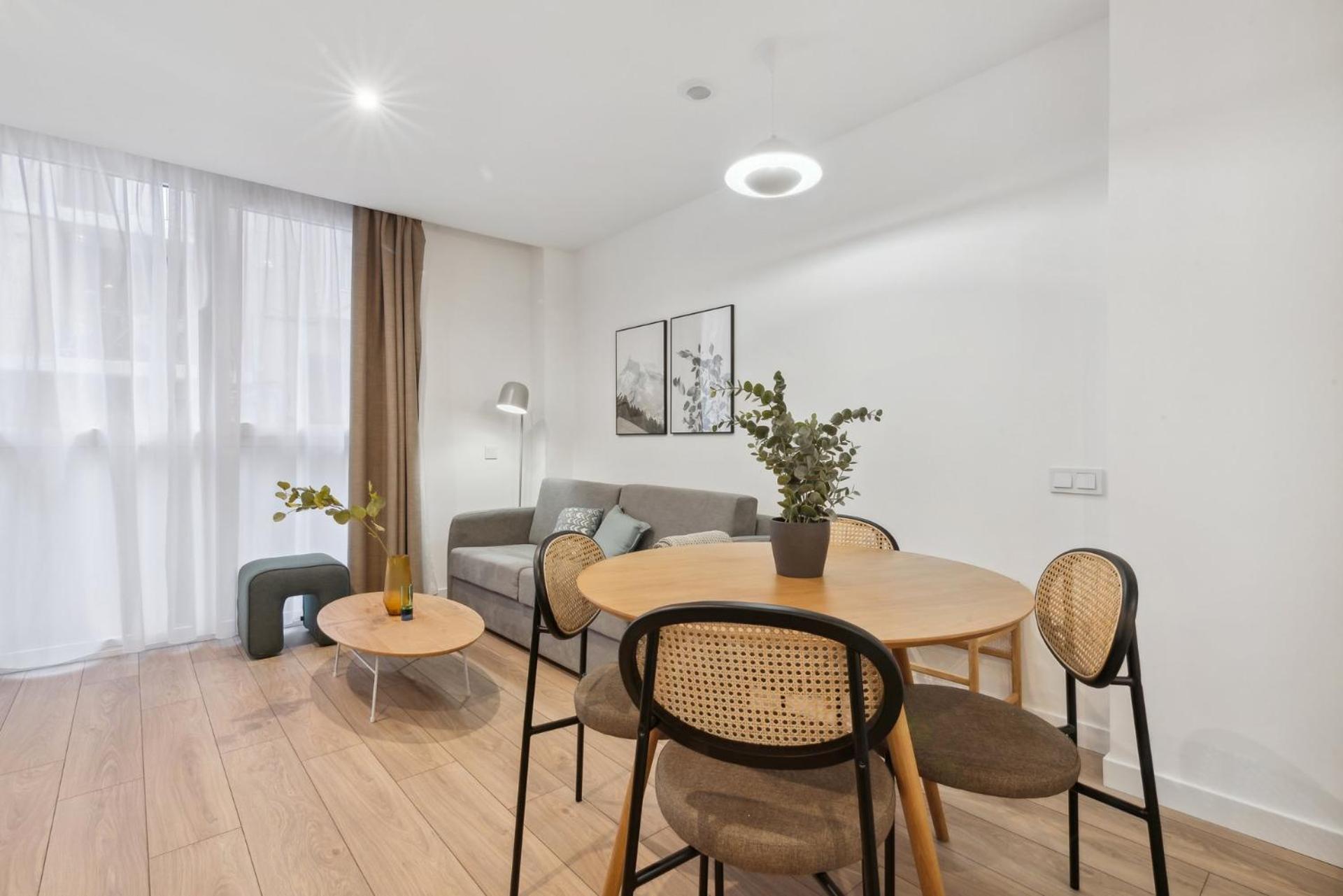 Limehome Valencia Carrer Del Pare Palau I Quer Valência Exterior foto