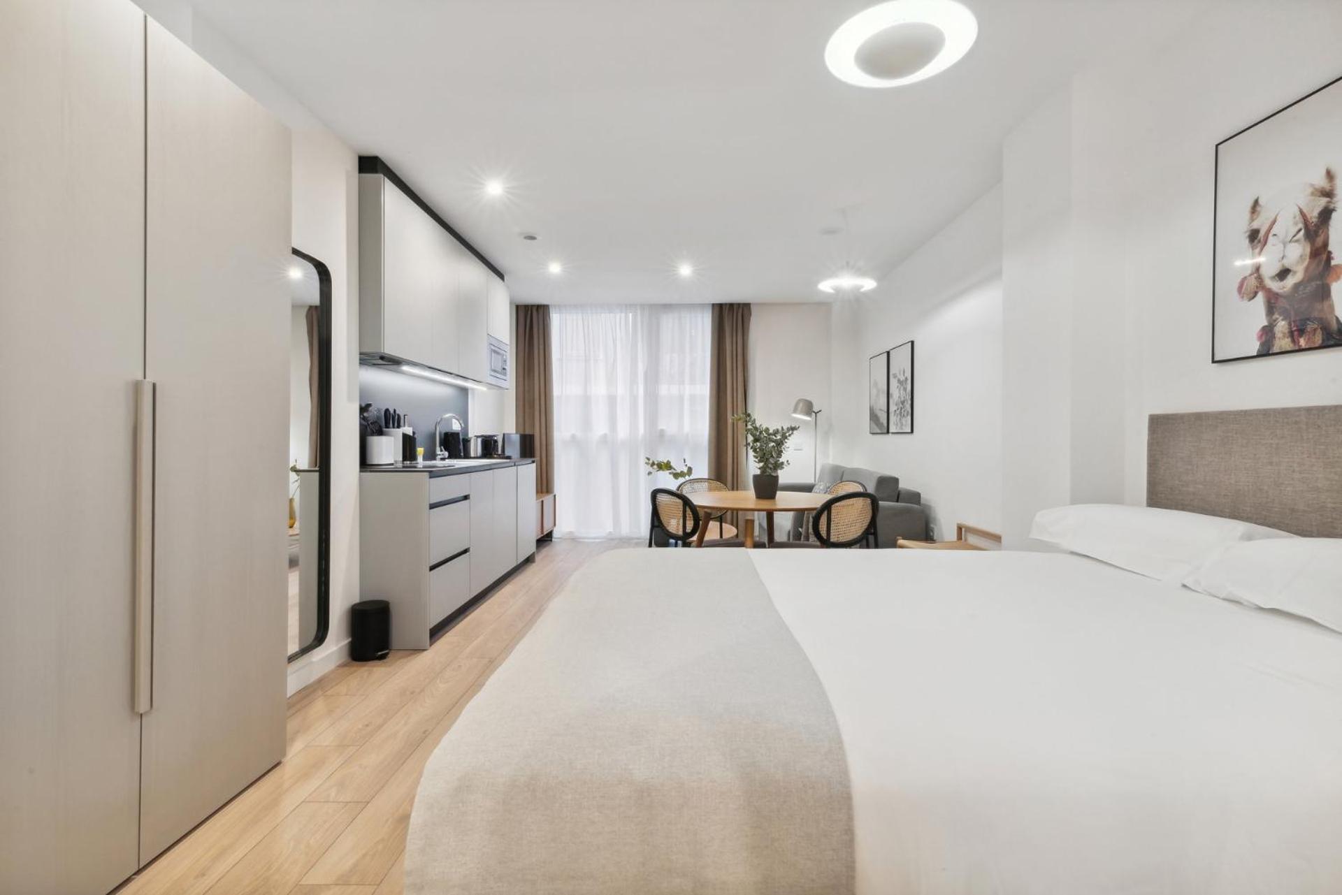 Limehome Valencia Carrer Del Pare Palau I Quer Valência Exterior foto
