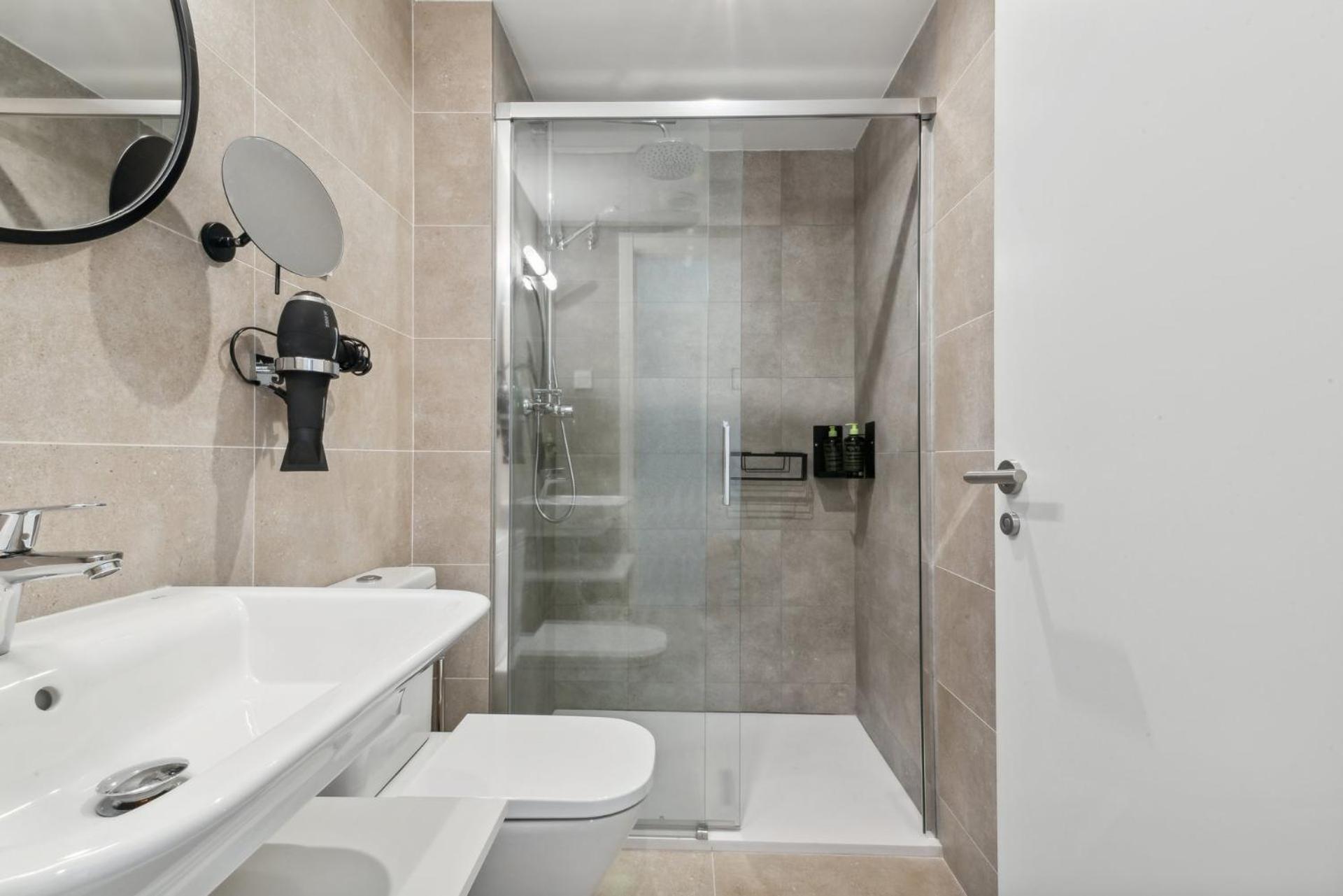 Limehome Valencia Carrer Del Pare Palau I Quer Valência Quarto foto